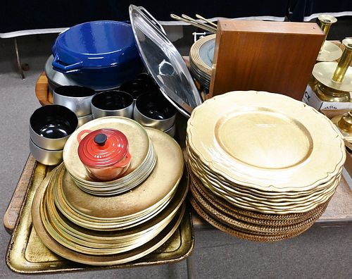 LARGE GROUP OF ASSORTED ITEMS  377ae6