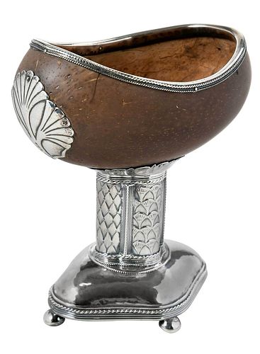 ENGLISH SILVER AND COCONUT PEDESTAL 377c08