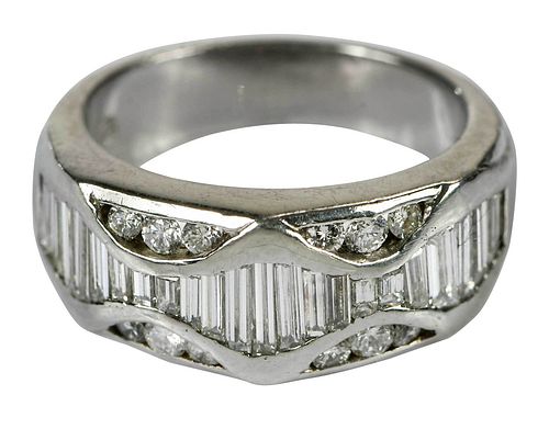 PLATINUM DIAMOND RINGapprox. 22