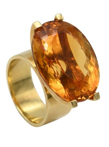 18 KARAT YELLOW GOLD RING, SET