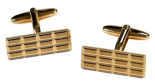 18KT. CUFFLINKSengraved design, stamped