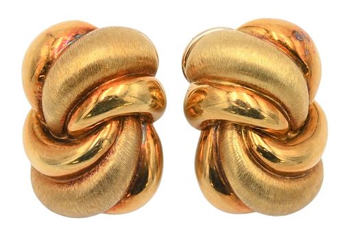 PAIR OF 18 KARAT GOLD EAR CLIPS  377d43