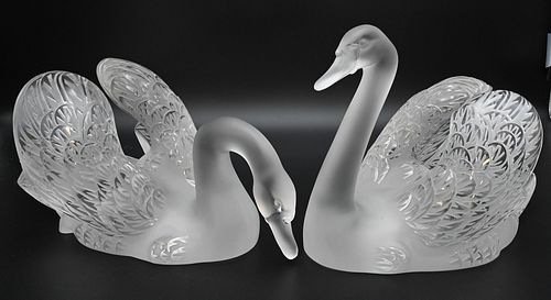 PAIR OF LALIQUE MOLDED AND FROSTED 377e49