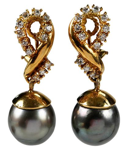 18KT PEARL AND DIAMOND EARRINGSeach 378107