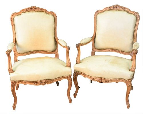 PAIR OF LOUIS XV STYLE BERGERES  37816d