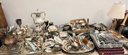 LARGE GROUP OF SILVERPLATE, TO
