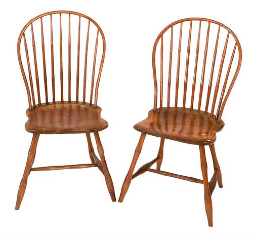 PAIR OF BOW BACK WINDSOR SIDE CHAIRS,