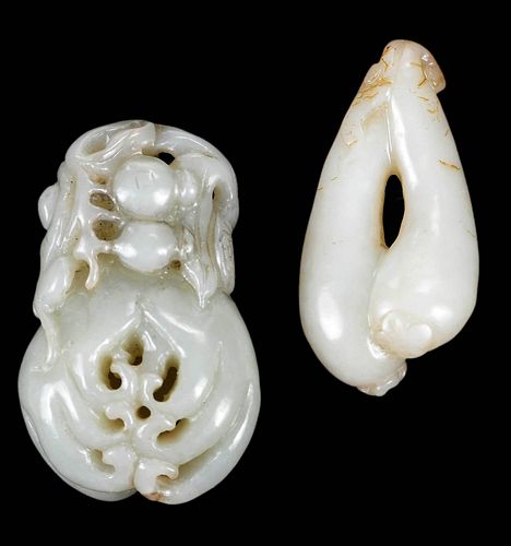 TWO CHINESE CARVED JADE OR HARDSTONE 37832c