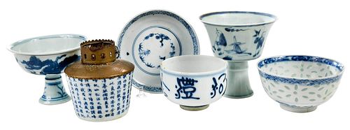 SIX PIECES OF CHINESE BLUE AND WHITE