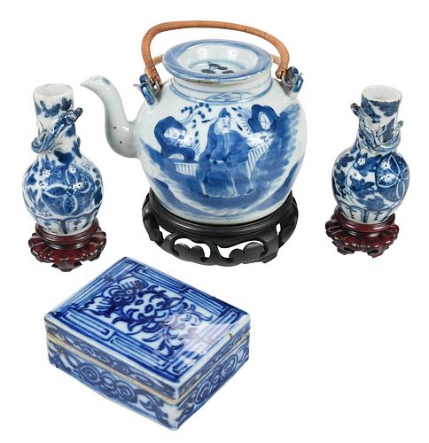 FOUR PIECES OF CHINESE BLUE AND WHITE