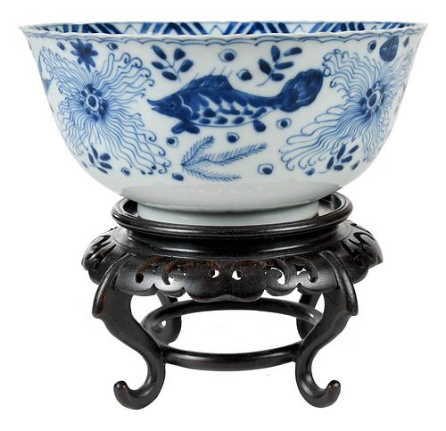 CHINESE BLUE AND WHITE FISH BOWLwith 37834d