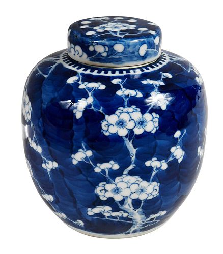 CHINESE BLUE AND WHITE PORCELAIN 378354