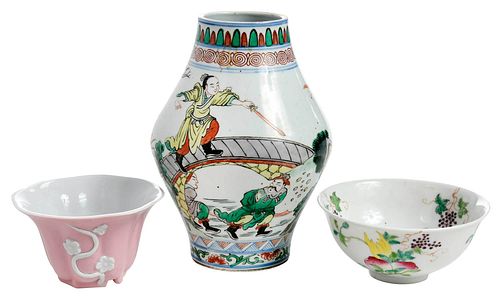 THREE PIECES CHINESE DECORATED 378355