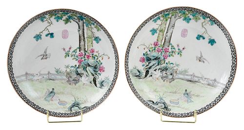 PAIR OF CHINESE FAMILLE ROSE PLATESpossibly