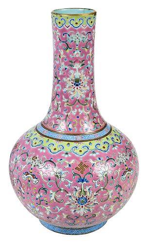 CHINESE FINELY ENAMELED FAMILLE 378386