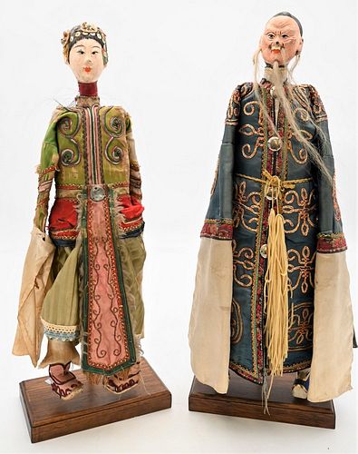 PAIR OF CHINESE WOOD CARVED DOLL 3784e7