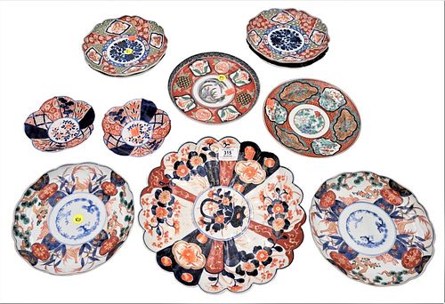 GROUP OF 11 IMARI PORCELAIN DISHES 378571