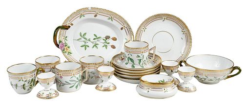 18 PIECE ROYAL COPENHAGEN FLORA