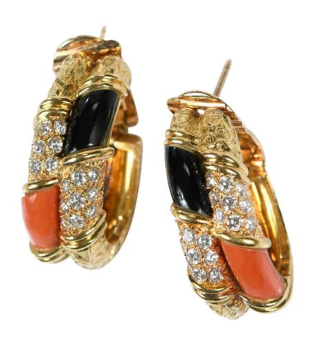 18KT. GEMSTONE EARRINGScoral and