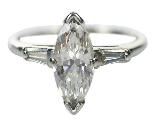 14KT. DIAMOND RINGcenter marquise