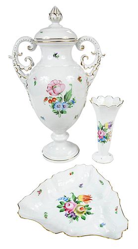 THREE HEREND PORCELAIN ITEMS20th century,