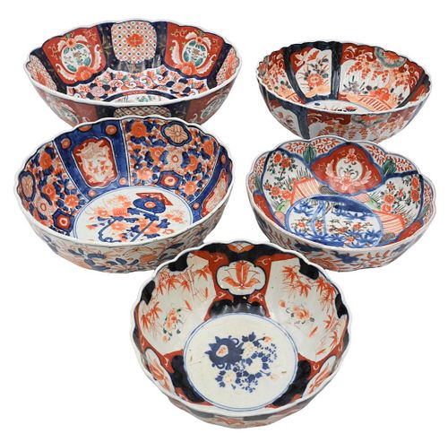 GROUP OF FIVE JAPANESE IMARI PORCELAIN 3764fe