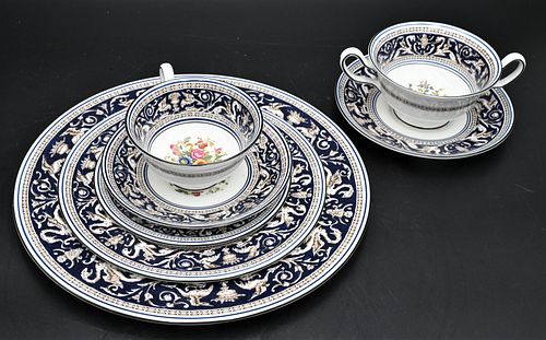 94 PIECE FLORENTINE PATTERN WEDGWOOD 3765a8