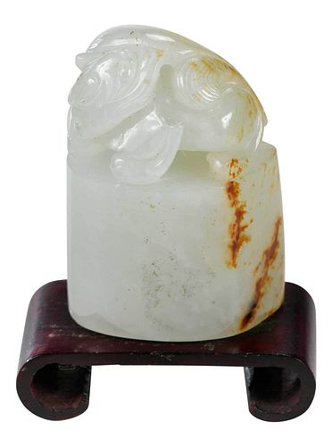 CHINESE CARVED JADE LION FIGUREpale