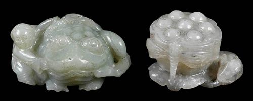 TWO CHINESE CARVED JADE OR HARDSTONE 3766c6