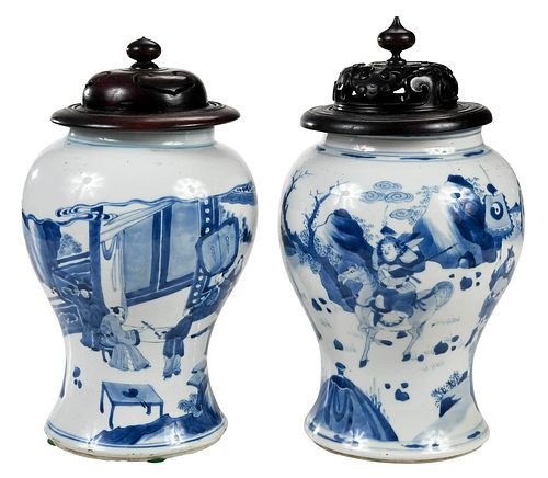 PAIR OF CHINESE PORCELAIN TEMPLE 376732