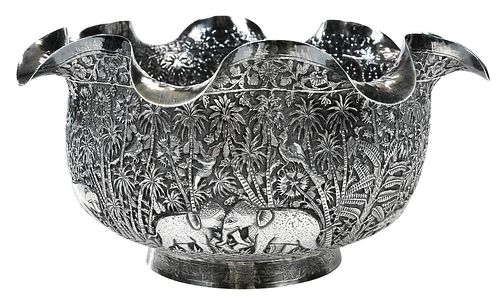 ANGLO INDIAN SILVER REPOUSSE TROPHY 376a82