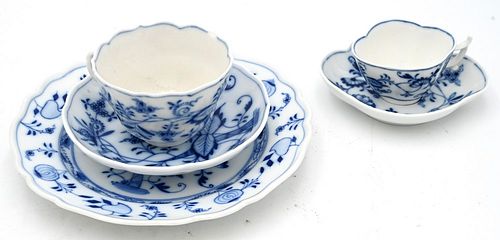 29 PIECE MEISSEN BLUE ONION TEA