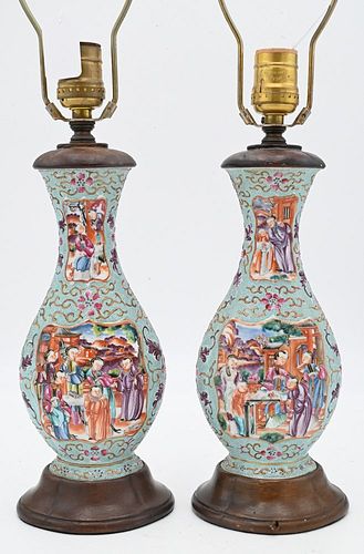 PAIR OF CHINESE FAMILLE ROSE PORCELAIN