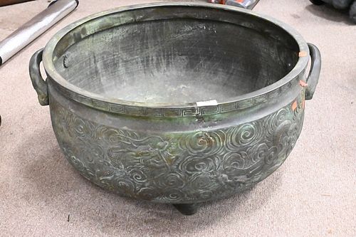 LARGE CHINESE BRONZE PLANTER OR 376d8c