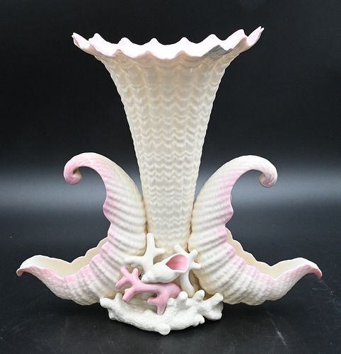 BELLEEK CORNUCOPIA SHELL FORM VASE  376fd6