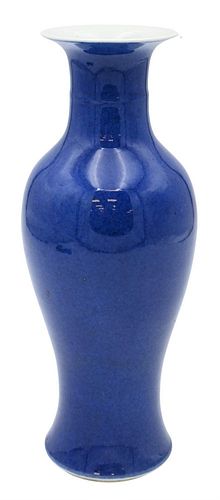 CHINESE MONOCHROME VASE, 19TH CENTURY,