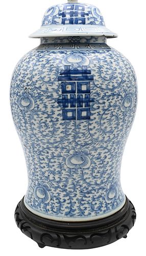 LARGE CHINESE BLUE AND WHITE PORCELAIN