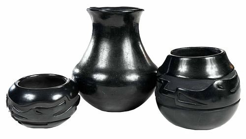 THREE SANTA CLARA BLACKWARE POTS20th 379b2f