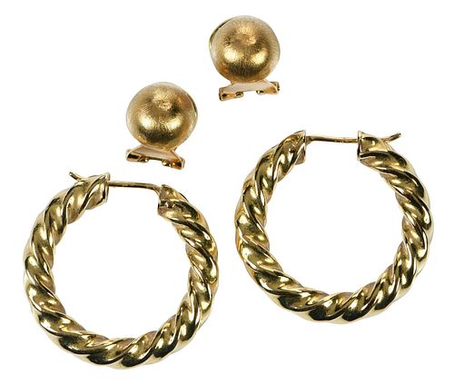 TWO PAIRS 18KT. EARRINGStwisted