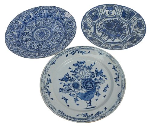 THREE CHINESE BLUE AND WHITE CHARGERS  379d39