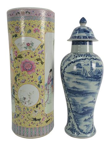 TWO CHINESE PORCELAIN PIECES TO