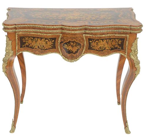 IMPORTANT LOUIS XV TABLE HAVING