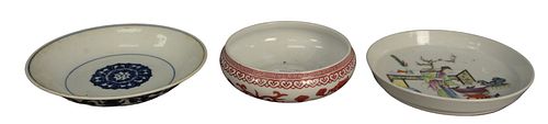 GROUP OF THREE ORIENTAL PORCELAIN 37a03d