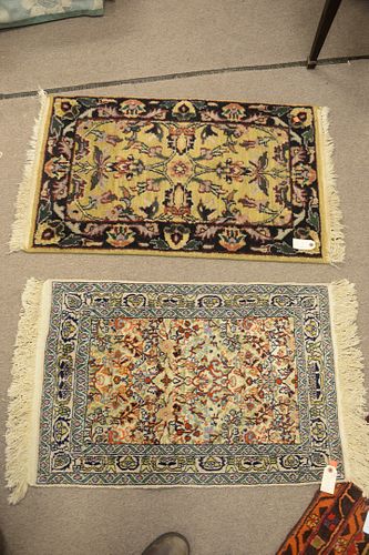 TWO ORIENTAL MATTS 2 X 2 10  37a25e