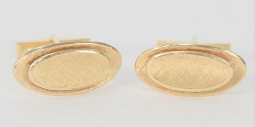 PAIR OF 14 KARAT GOLD CUFFLINKS  37a45d