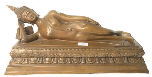 LARGE BRONZE GUANYIN FIGURE LAYING 37a4b5