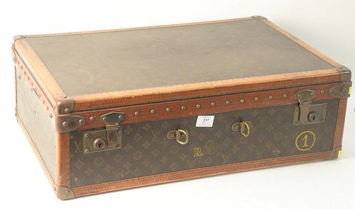 VINTAGE LOUIS VUITTON SUITCASE  37a549