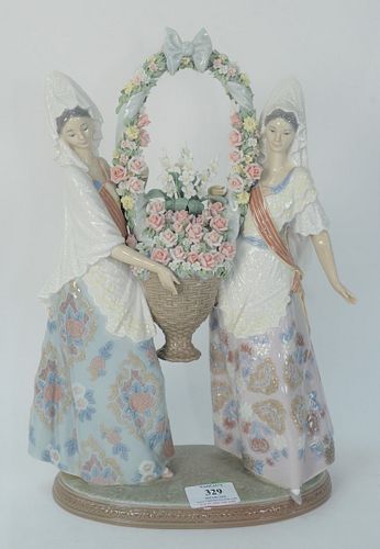 LARGE LLADRO PORCELAIN FIGURE, TWO WOMEN