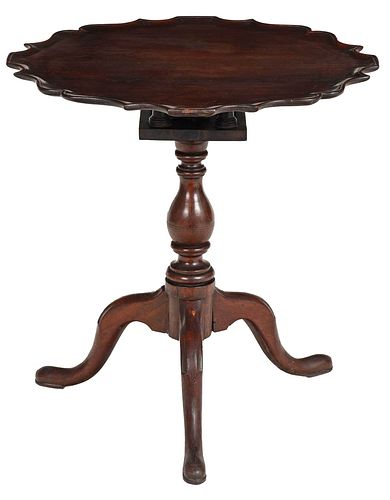 CHIPPENDALE CARVED MAHOGANY PIE