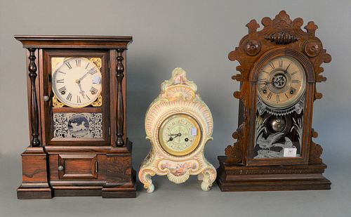 GROUP OF THREE MANTLE CLOCKS TO 37a897